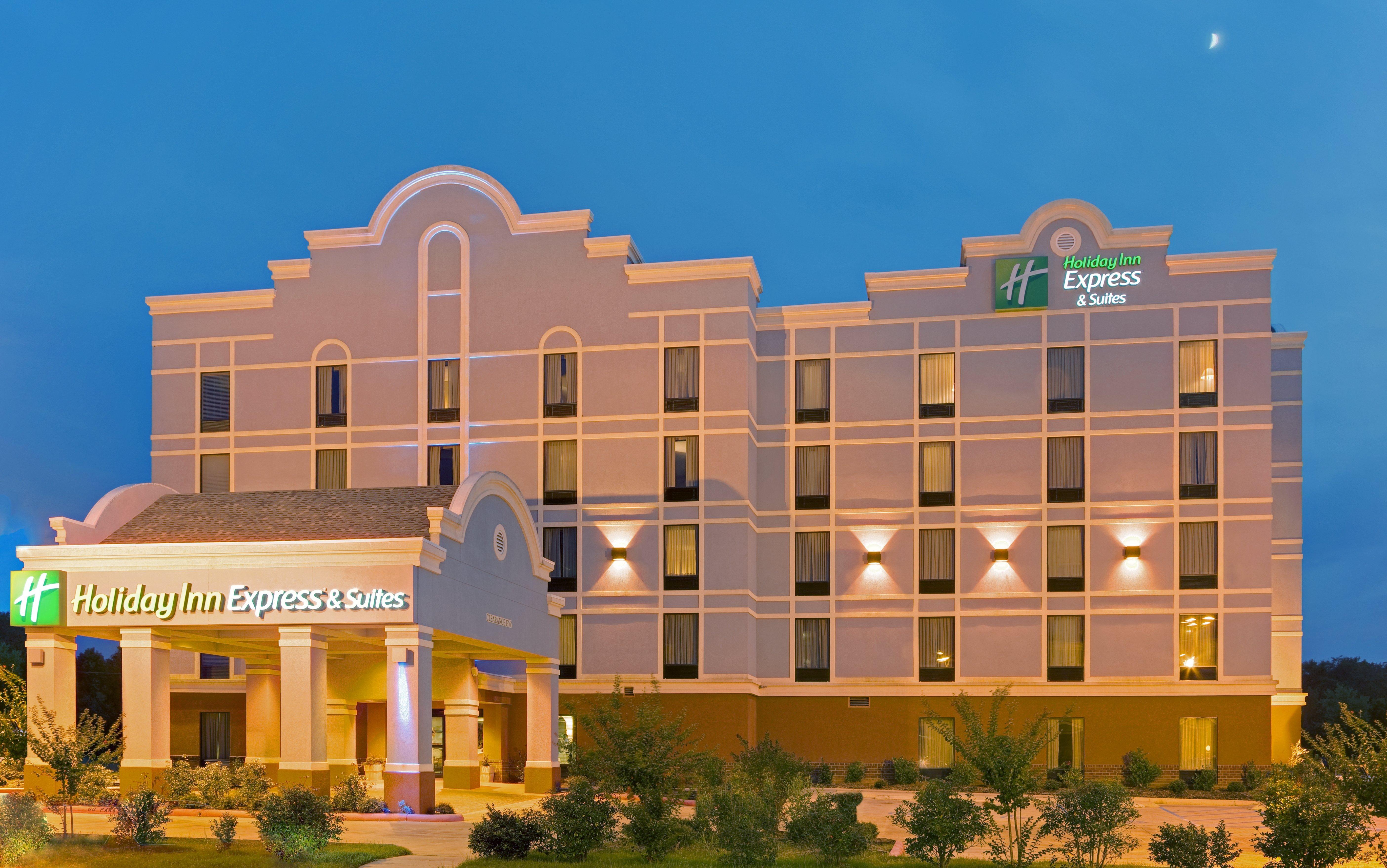 Holiday Inn Express Greenwood Exterior photo